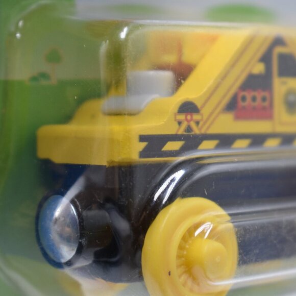Kevin Yellow Crane - Thomas & Friends Wooden Railway Series Real Wood Tr… - Picture 6 of 10